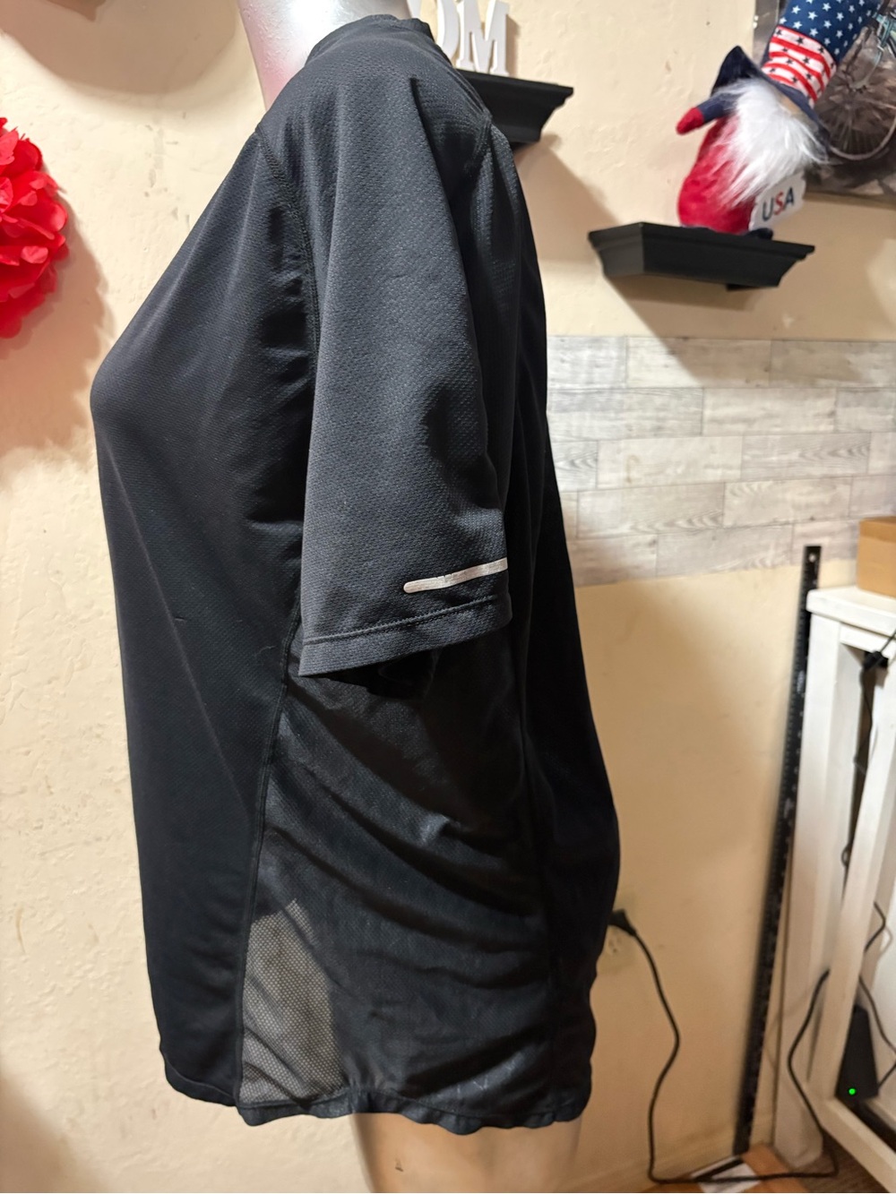 Nike Black Short Sleeve Athletic Tee with Swoosh - Picture 3 of 4